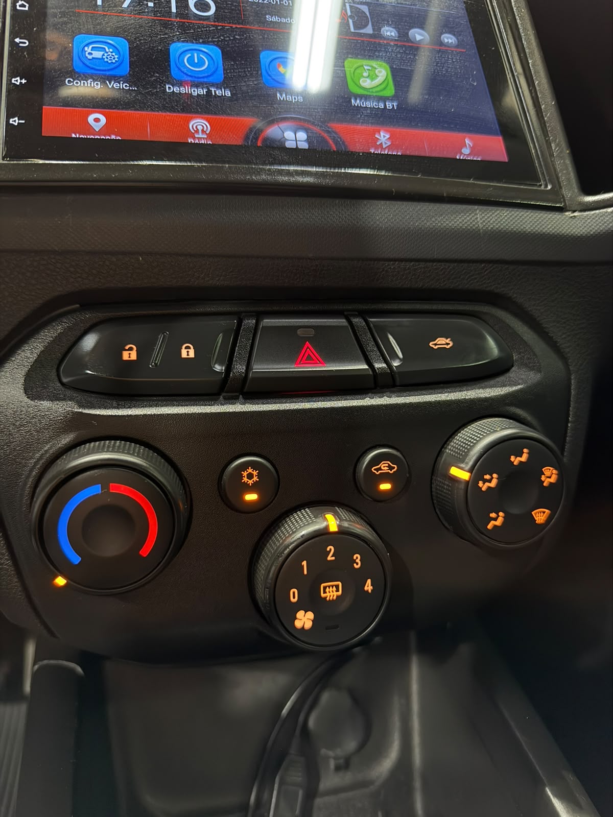 Chevrolet Onix Plus — foto 9