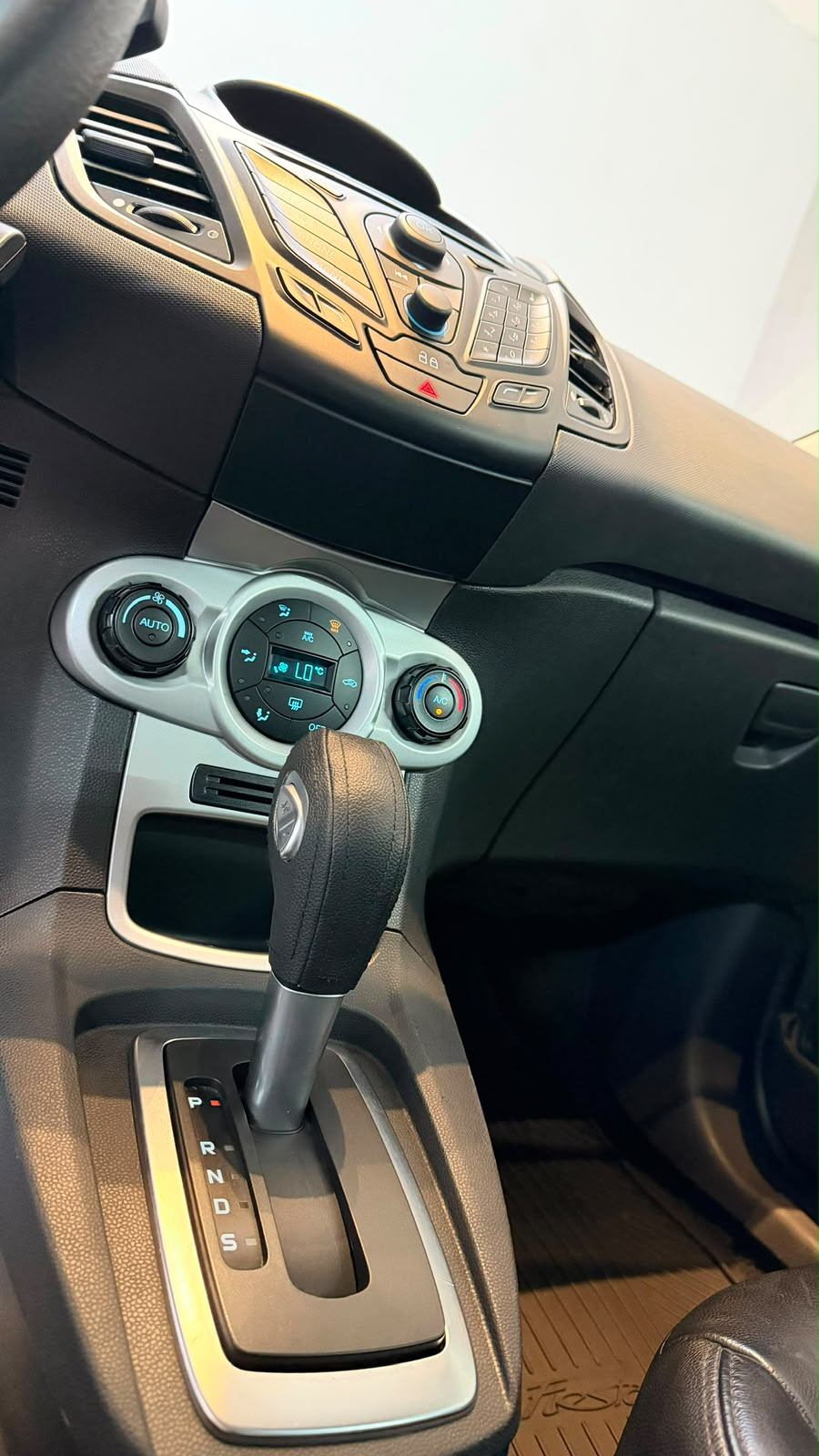 Ford Fiesta — foto 4