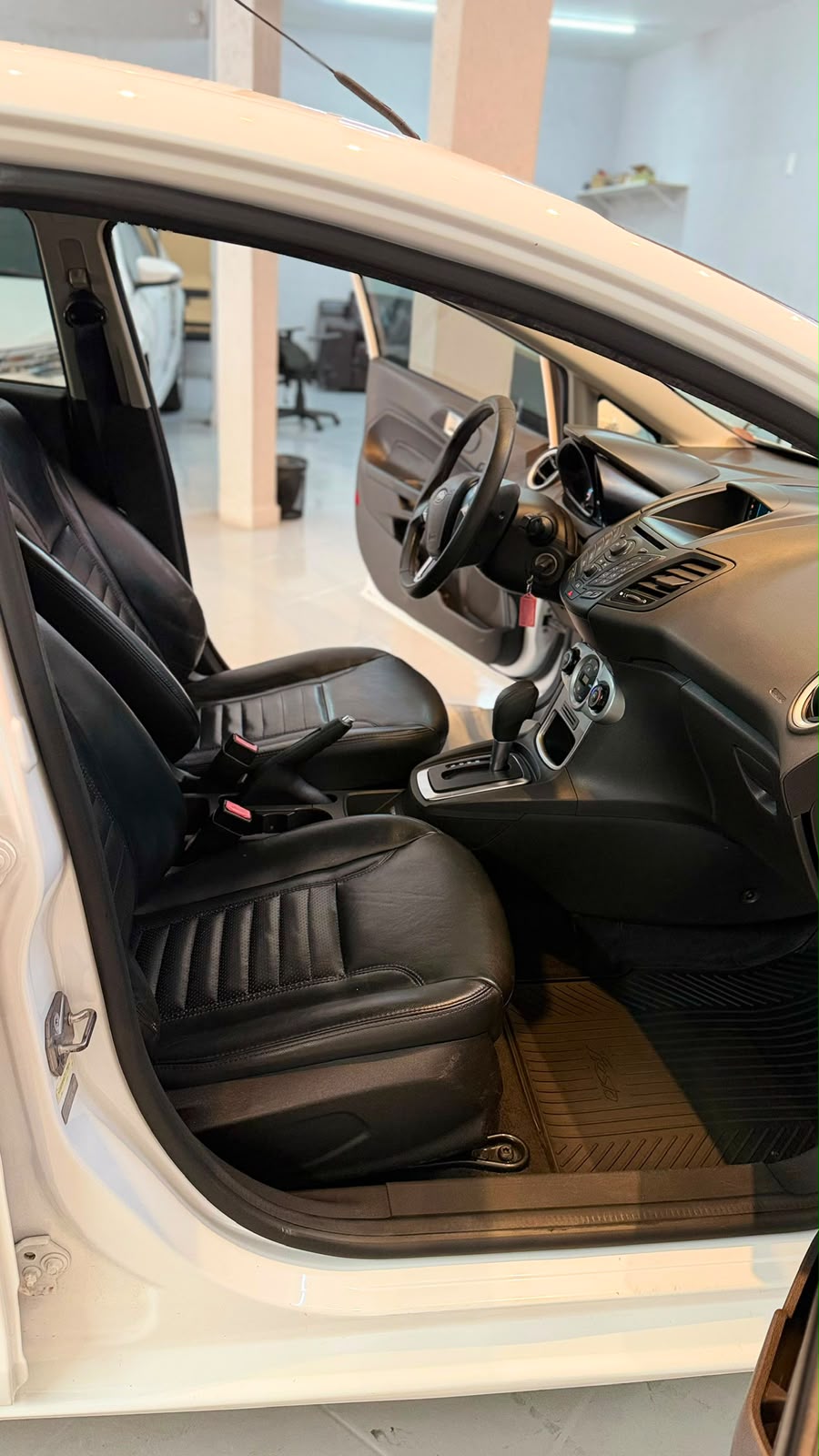 Ford Fiesta — foto 8