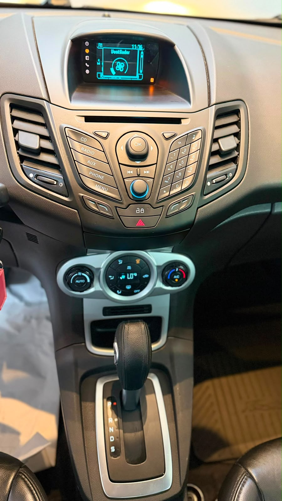 Ford Fiesta — foto 15