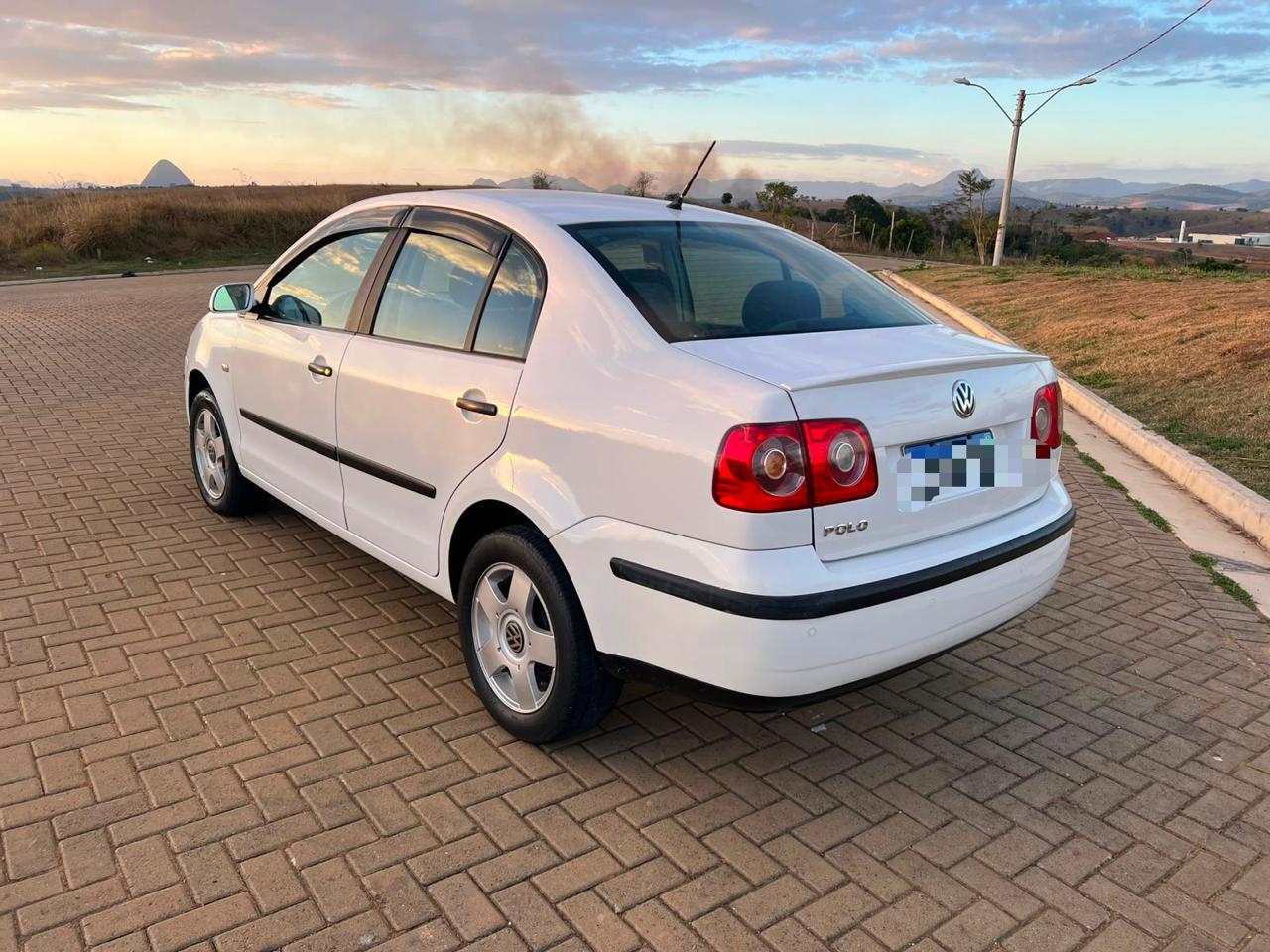 Volkswagen Polo 1.6 — foto 5