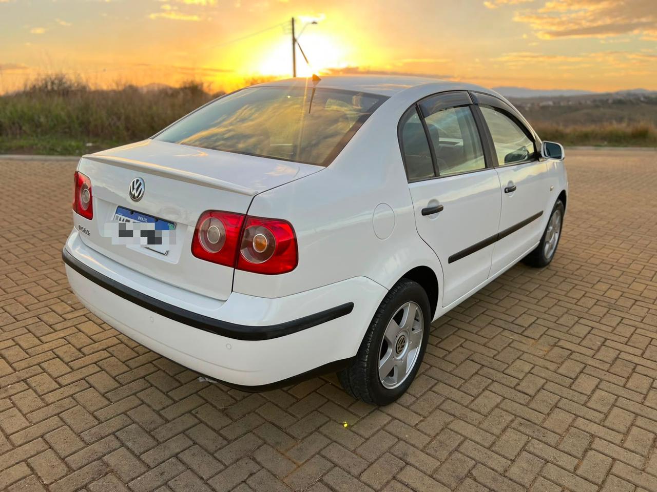 Volkswagen Polo 1.6 — foto 6
