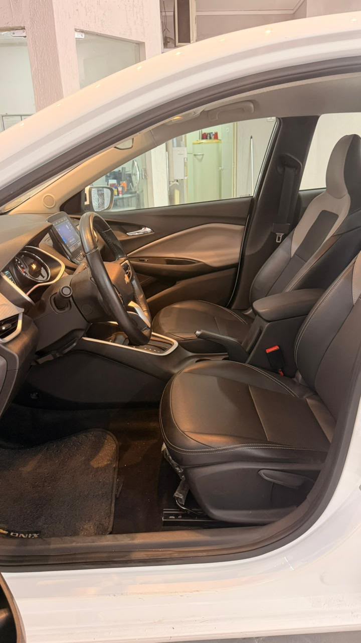 Chevrolet Onix Plus — foto 13