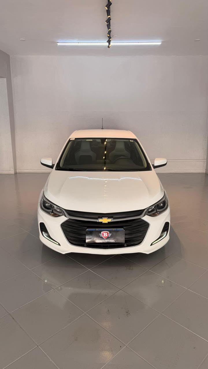 Chevrolet Onix Plus — foto 12