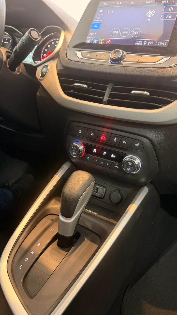 Chevrolet Onix Plus — foto 18