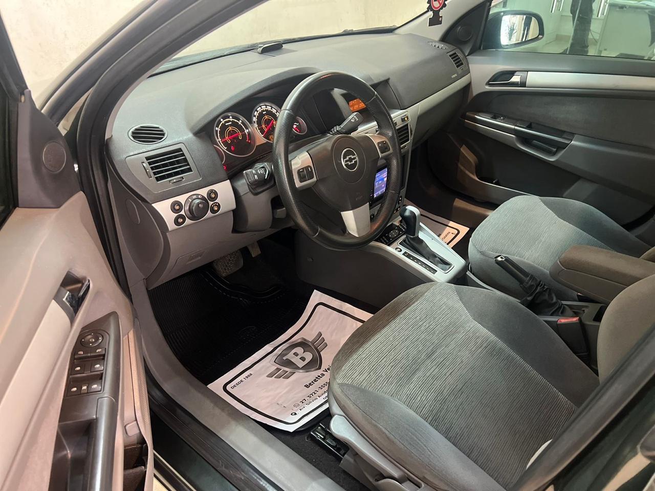 GM Vectra — foto 17