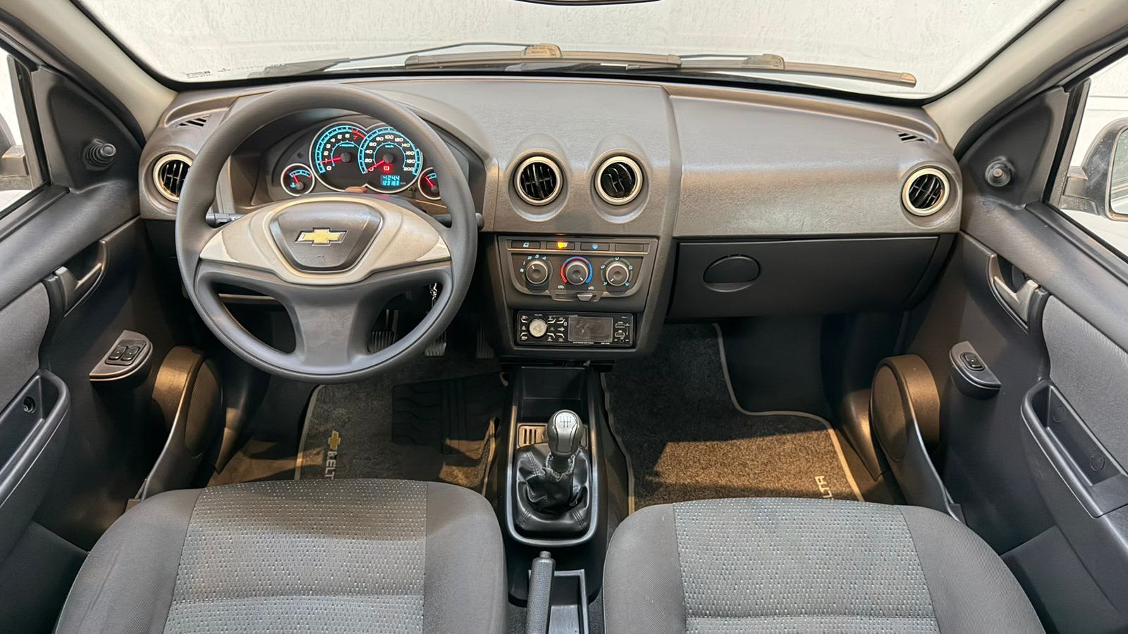 Chevrolet Celta — foto 18