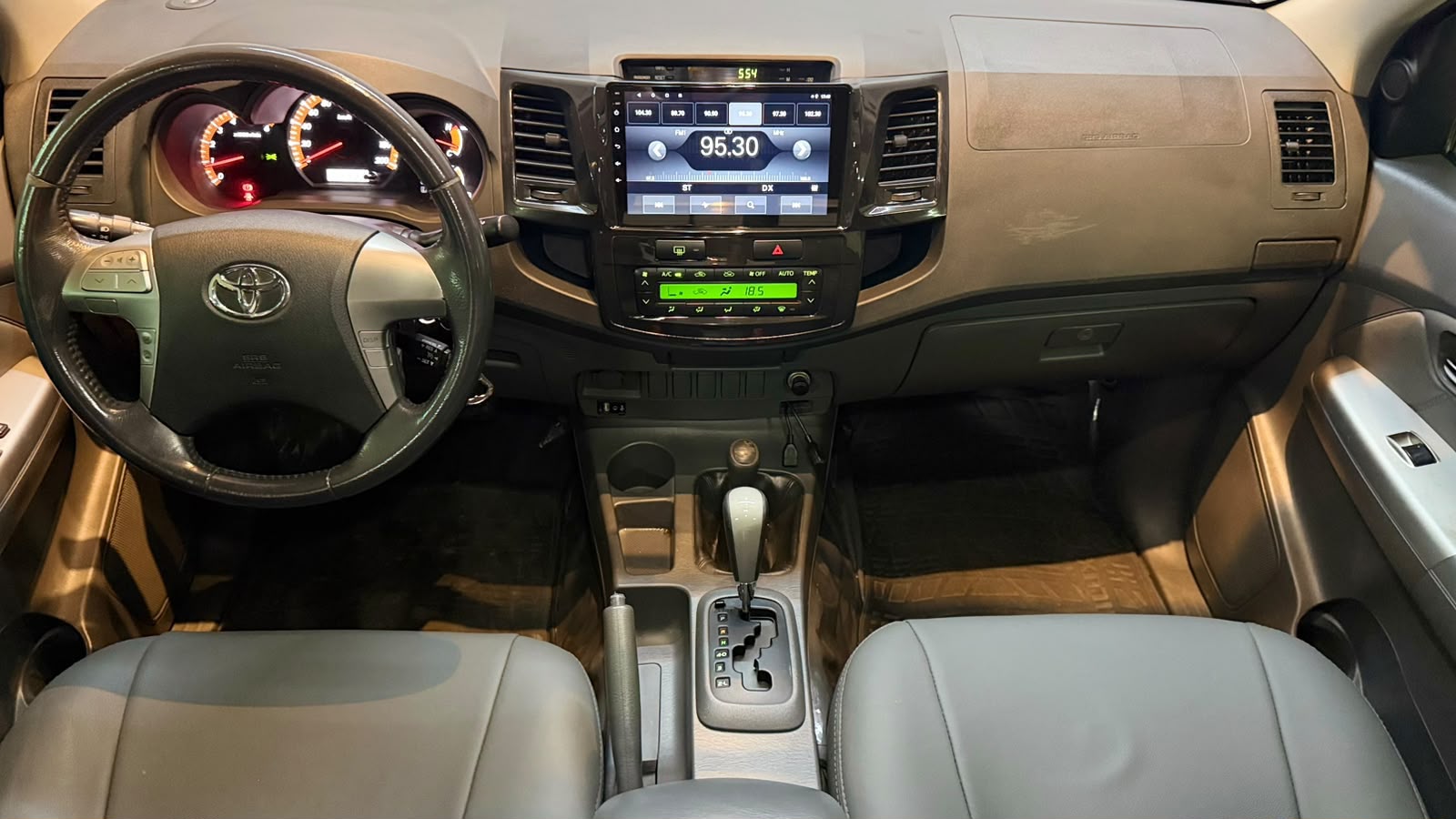 Toyota Hilux — foto 10