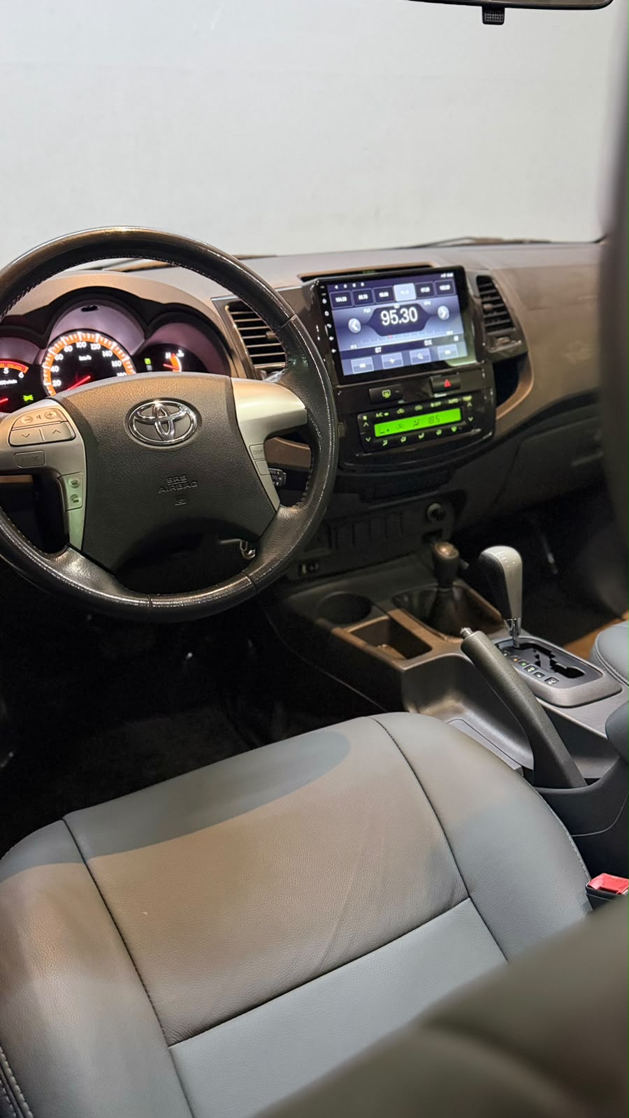 Toyota Hilux — foto 13