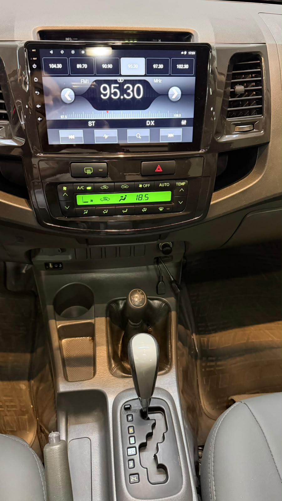 Toyota Hilux — foto 15